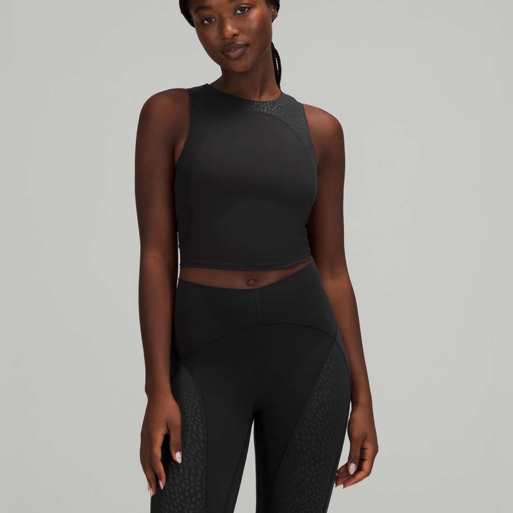 NWOT Lululemon Nulu and Mesh Yoga Tank Top Jewel Emboss Black